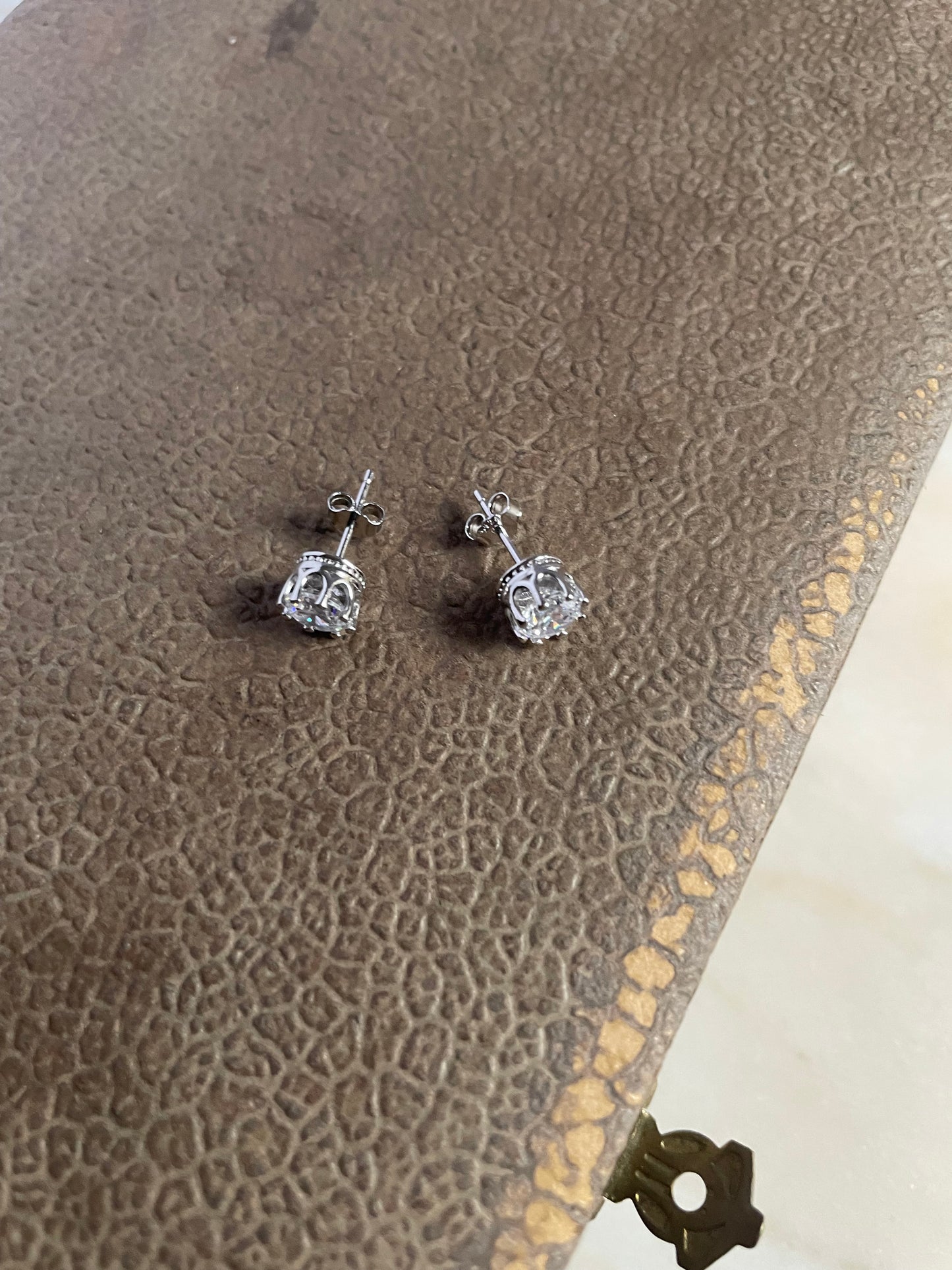 Nest earring