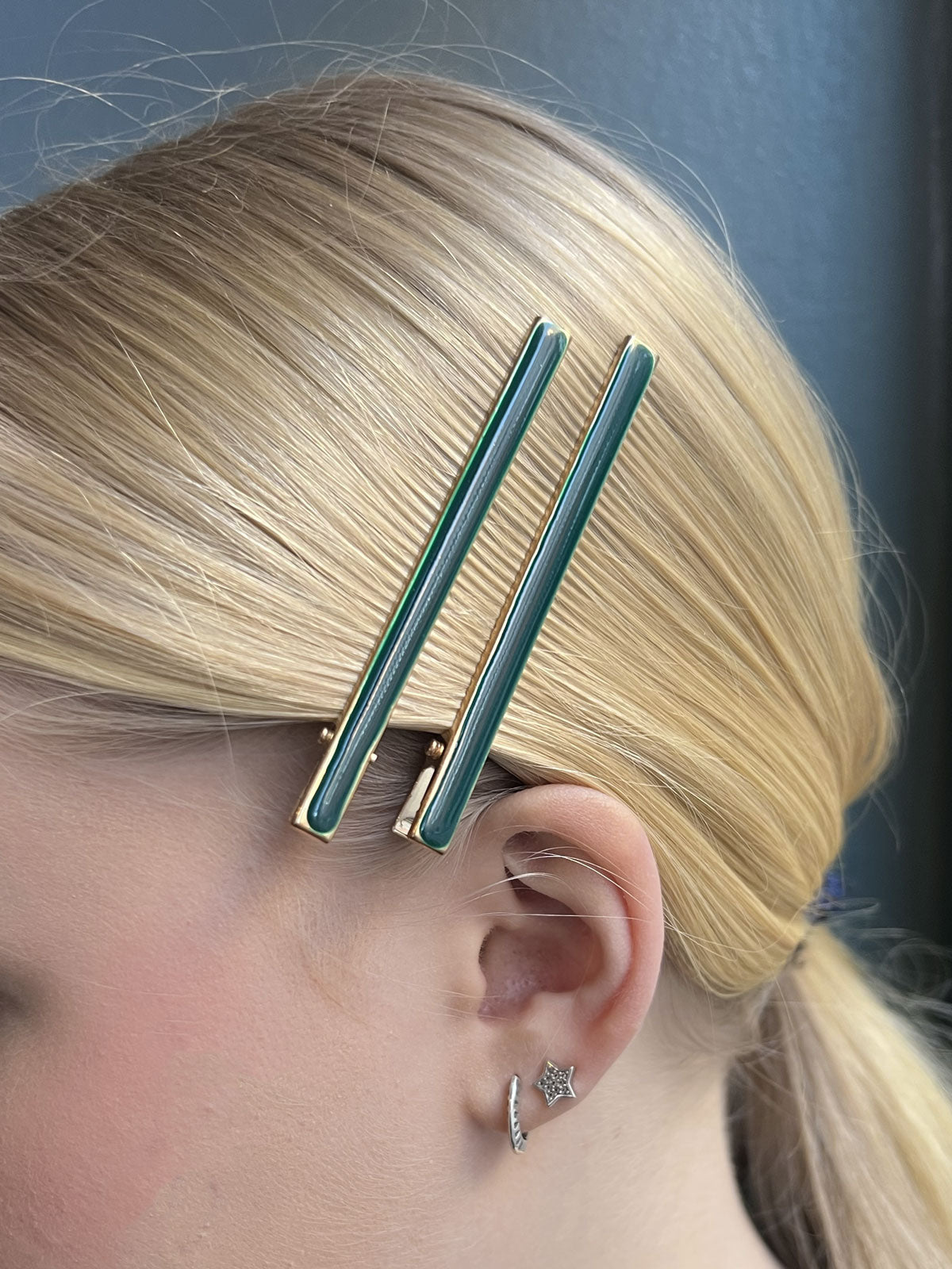 Alice hair clip simple green