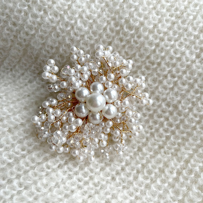 Snowbloom Brooch