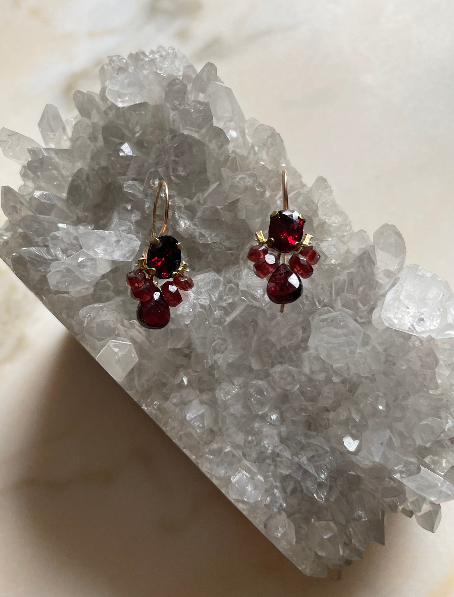 Gemstone Bee Earring Burgundi