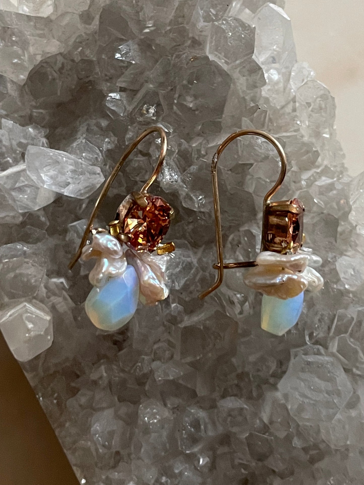 Gemstone Bee Earring Champagne