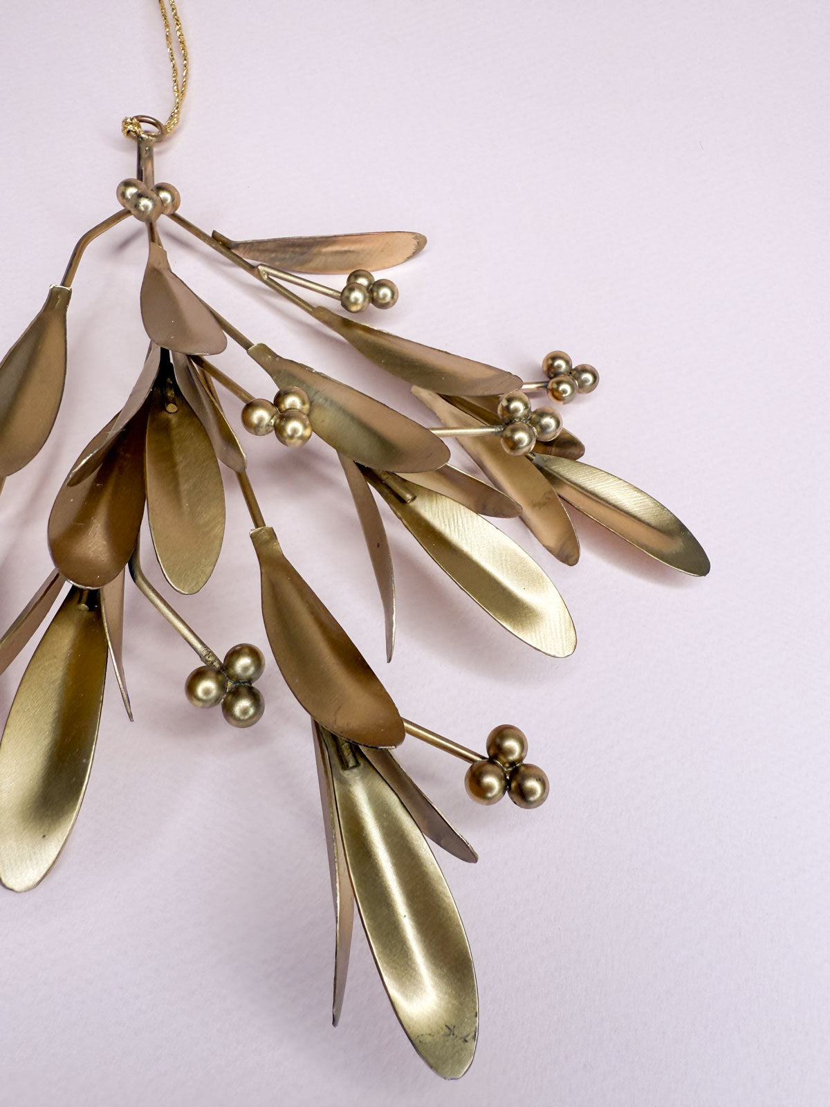Metal mistletoe decoration