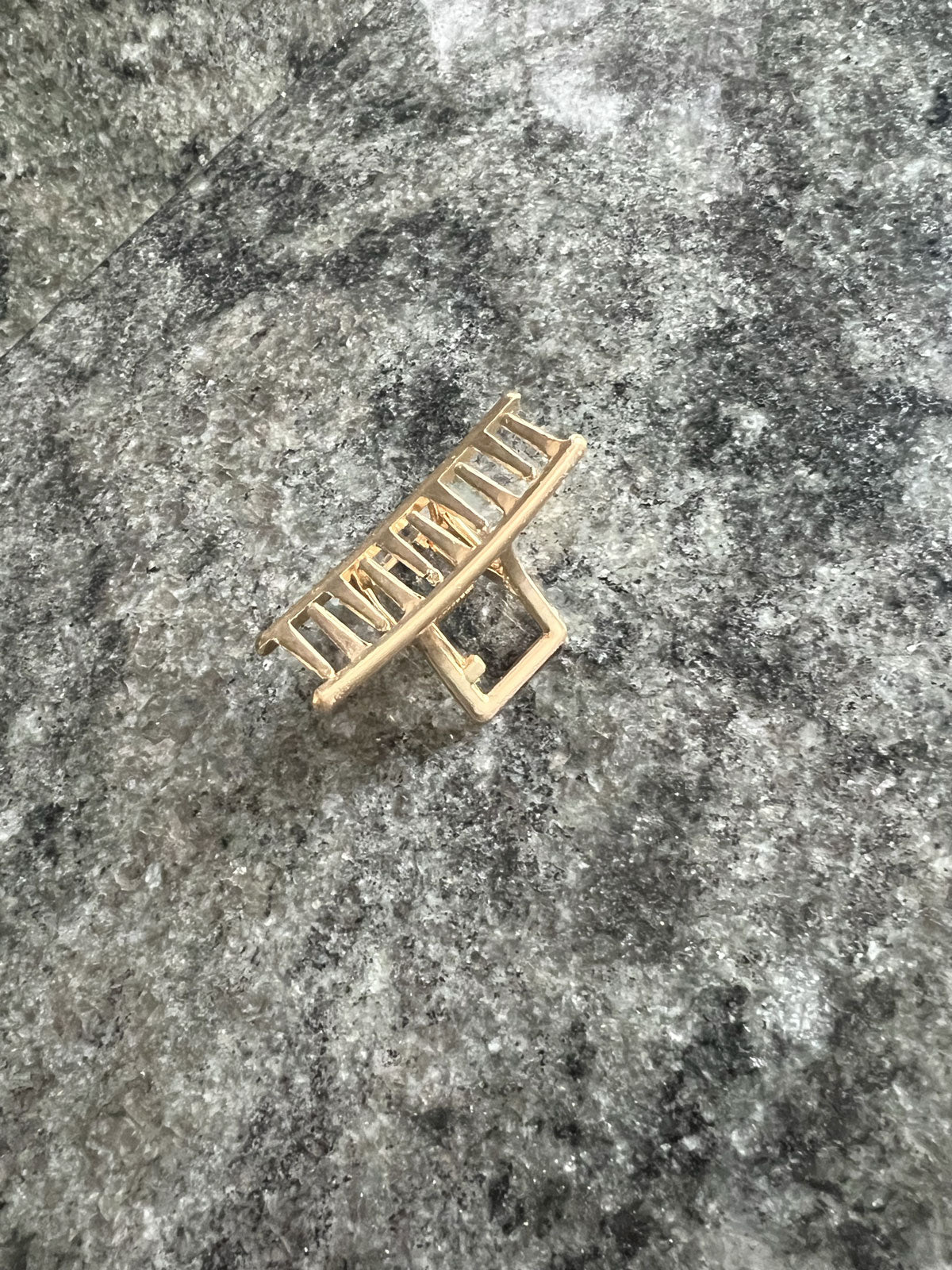 Mila Mini Claw
