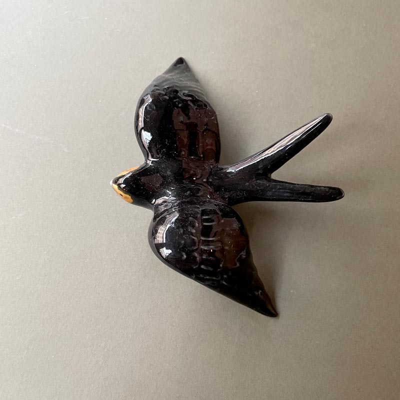 Swallow Black Medium