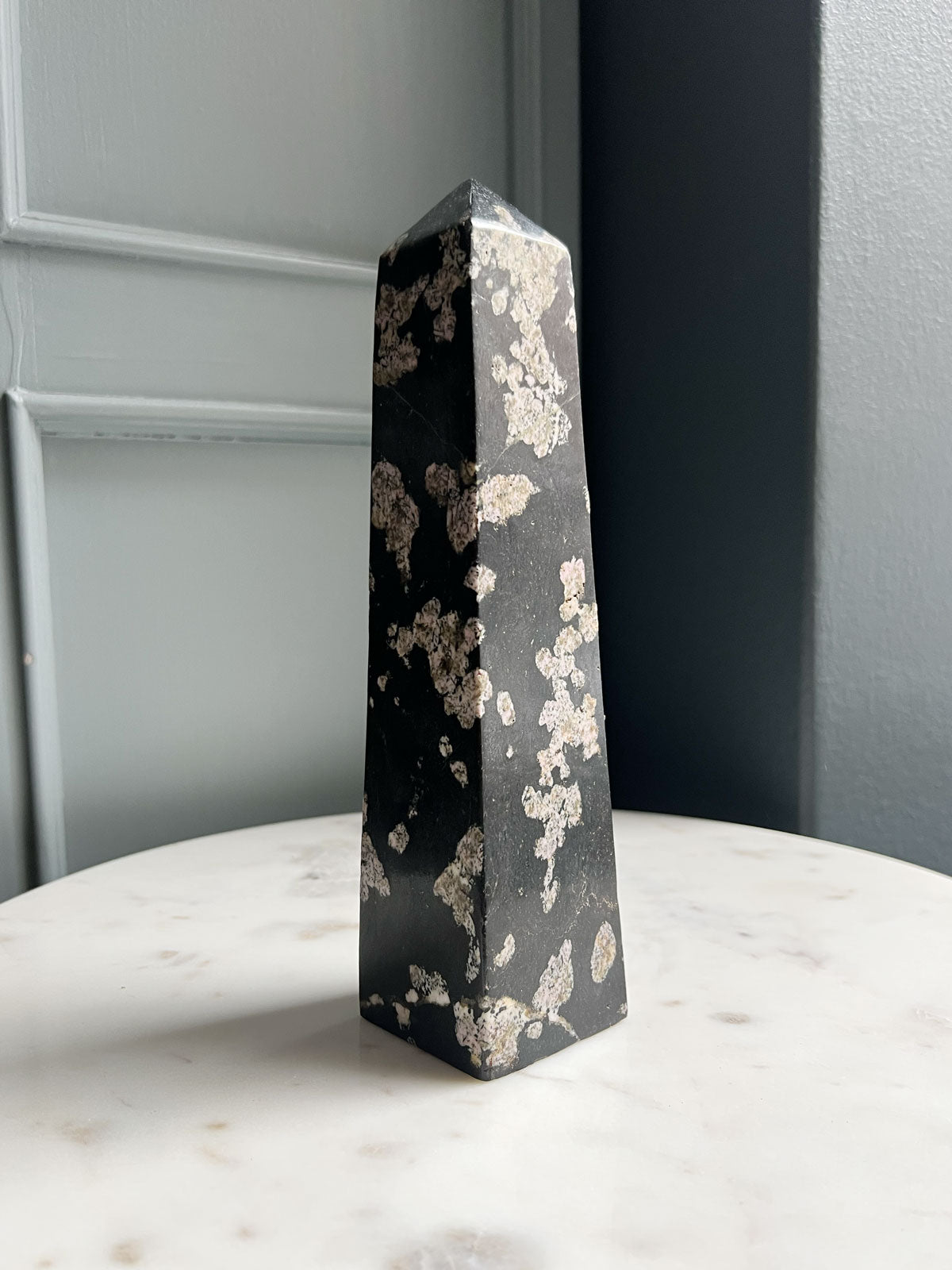 Snow Flake Obsidian Obelisk