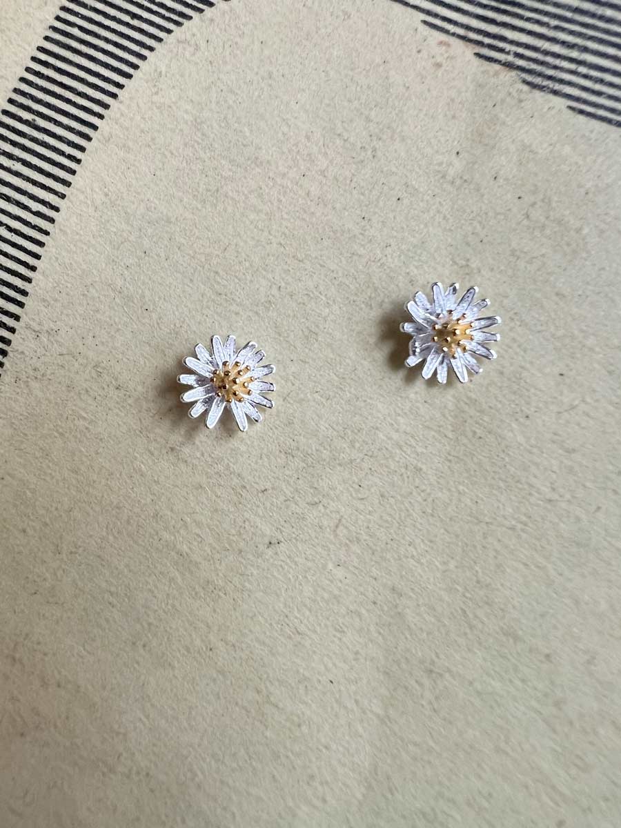 Daisy earring stud