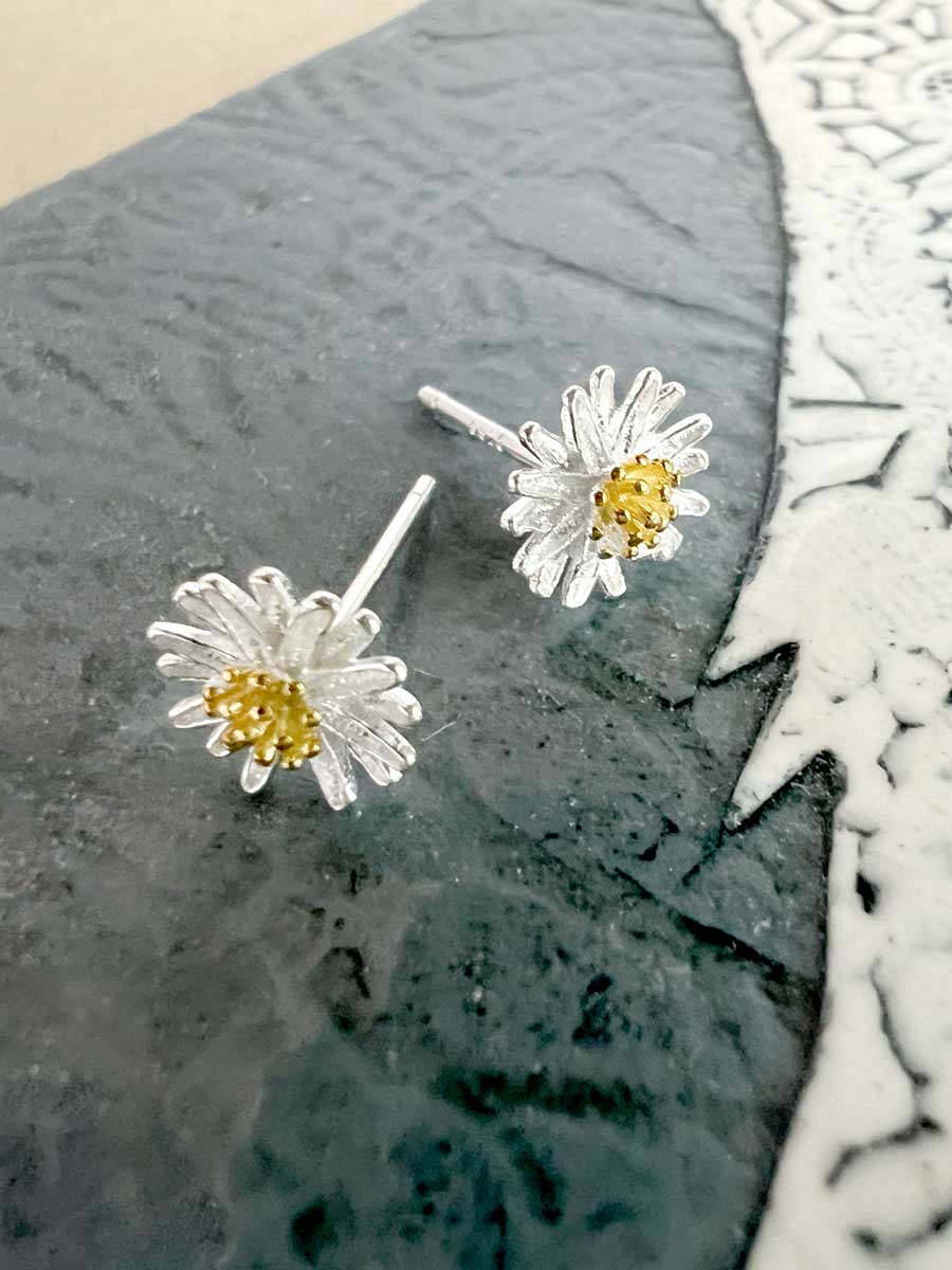 Daisy earring stud