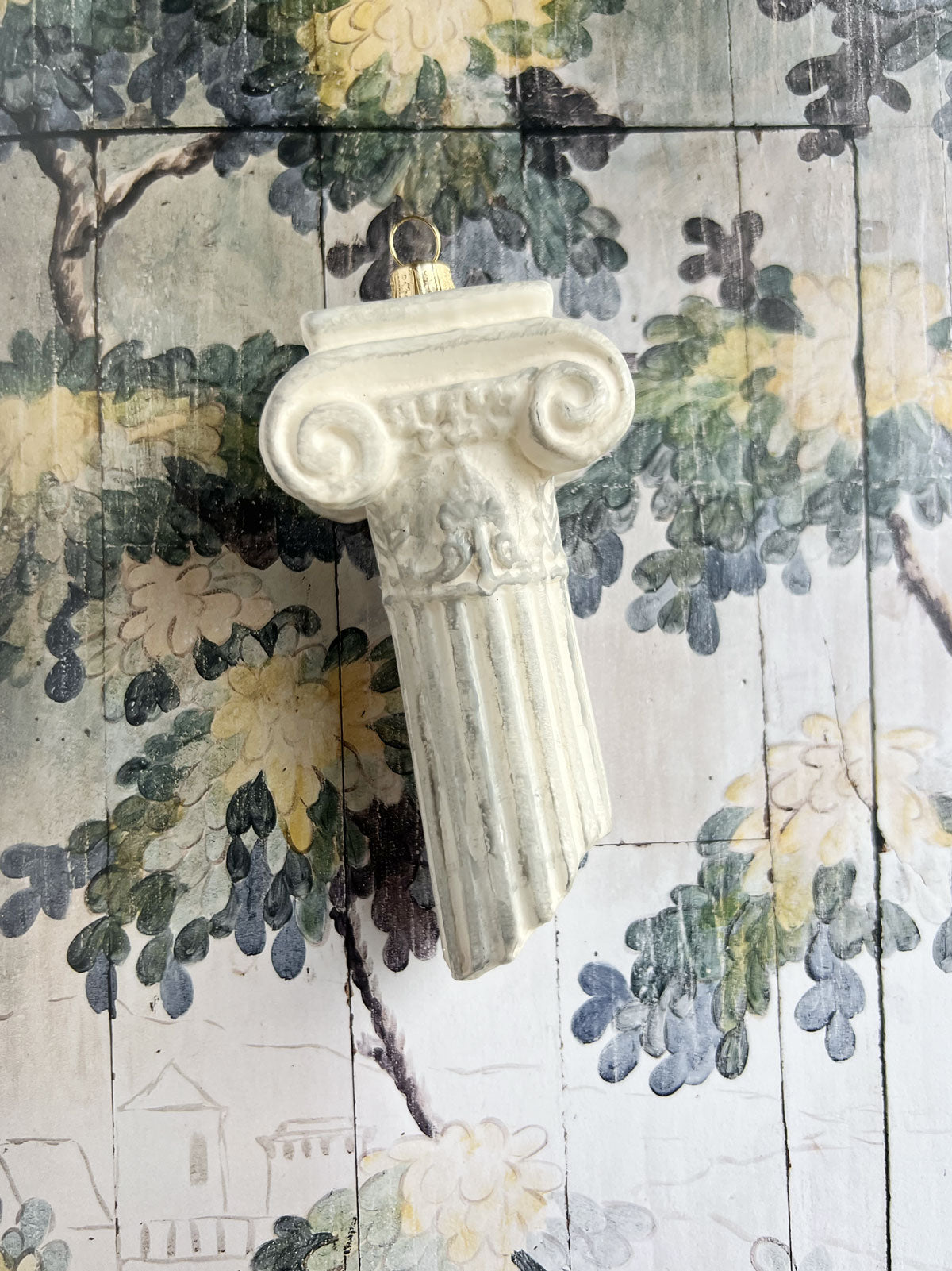 Roman pillar Ornament