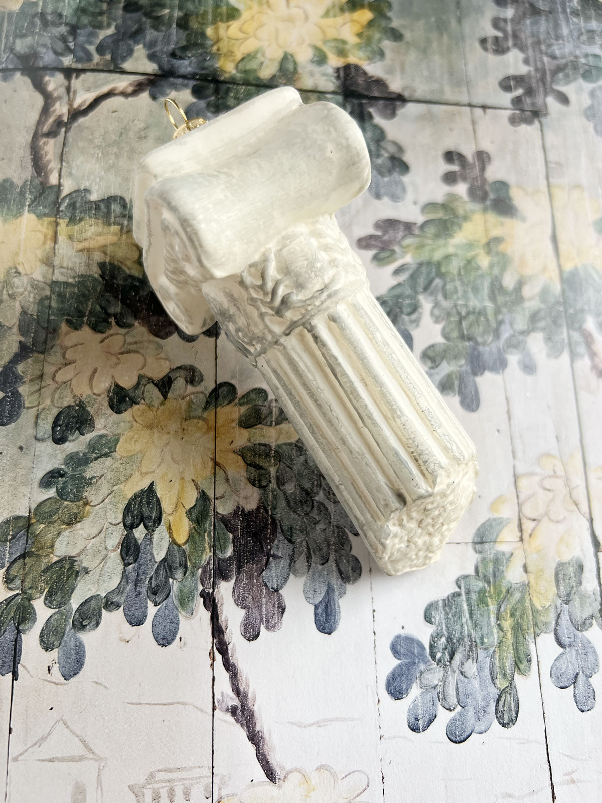 Roman pillar Ornament