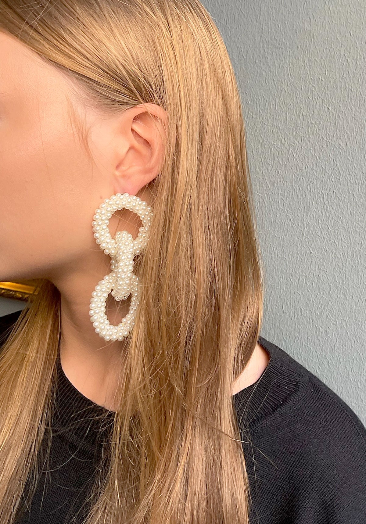 Pearl chain earring