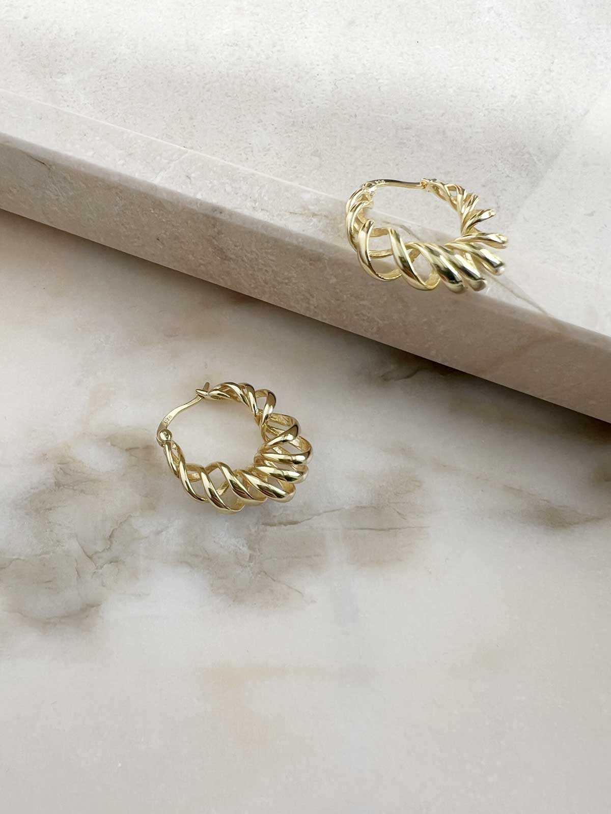Whisk hoop gold