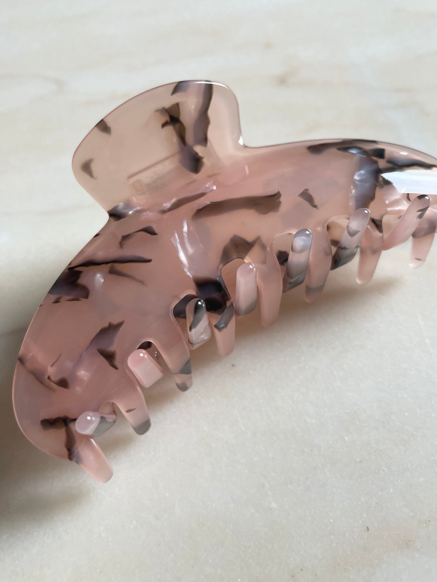 Chloe hair claw Rose