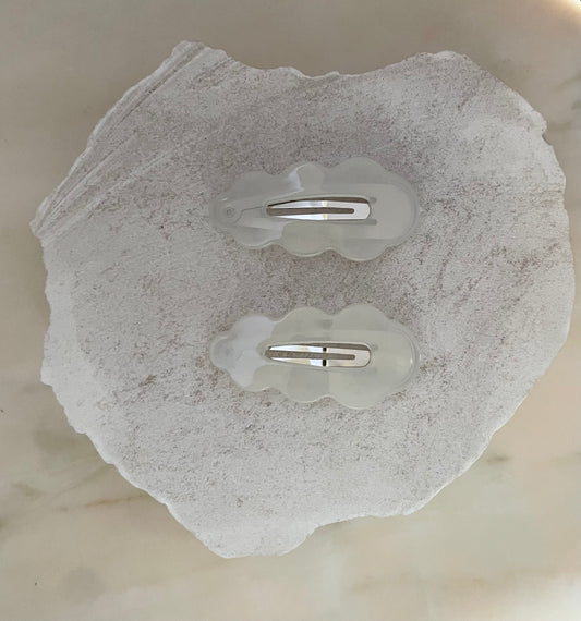 Scallop click clip white