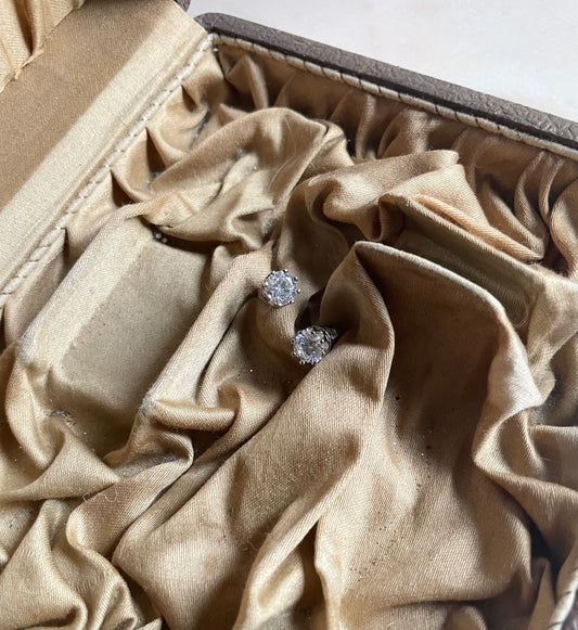 Nest earring