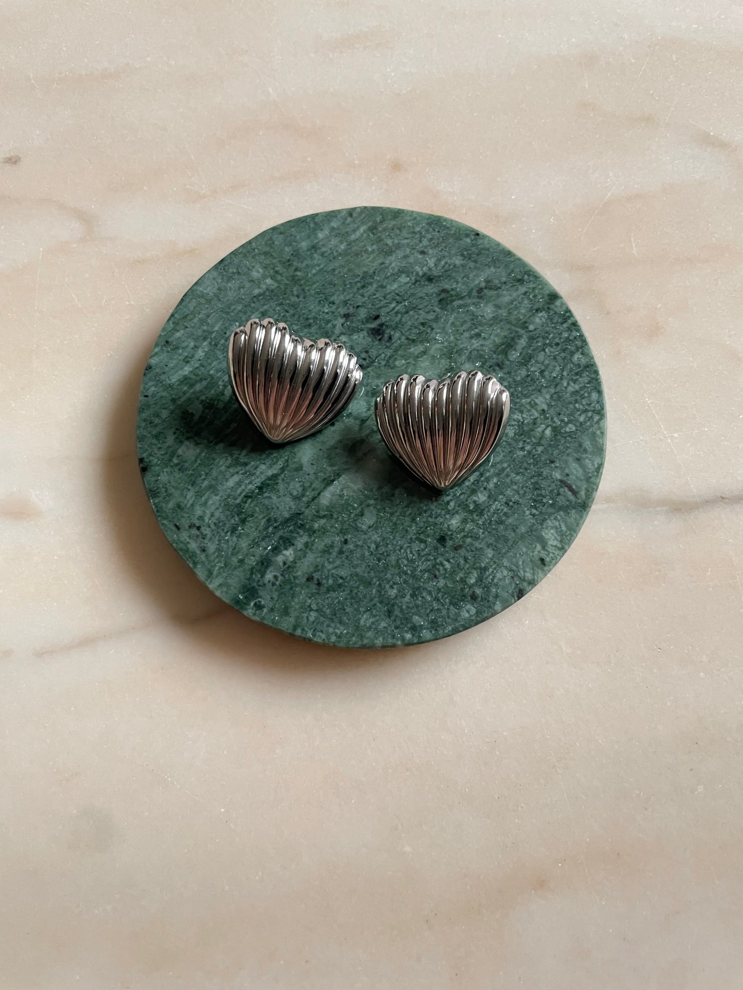 Bold Heart earring silver