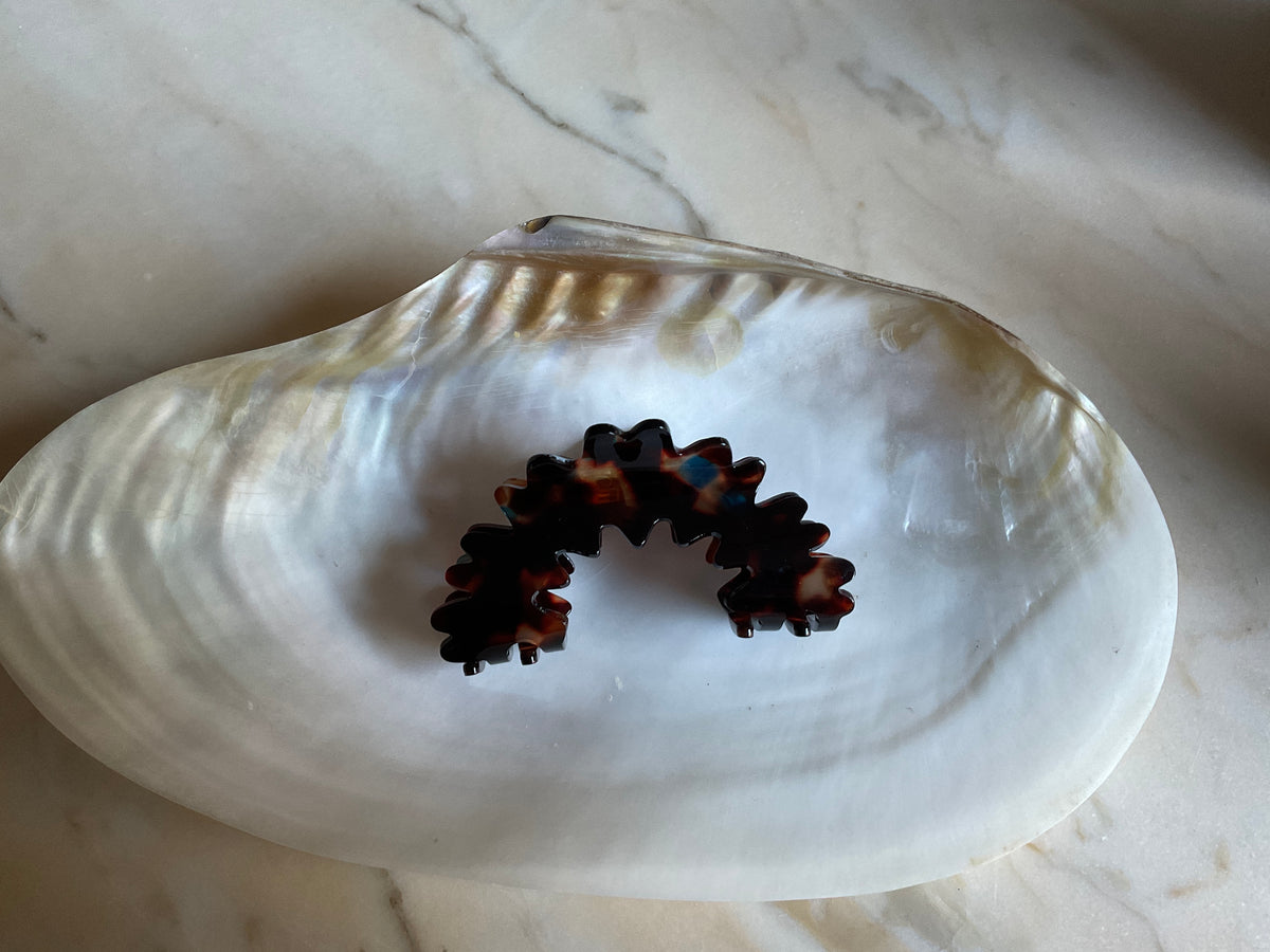 Della hair claw brown