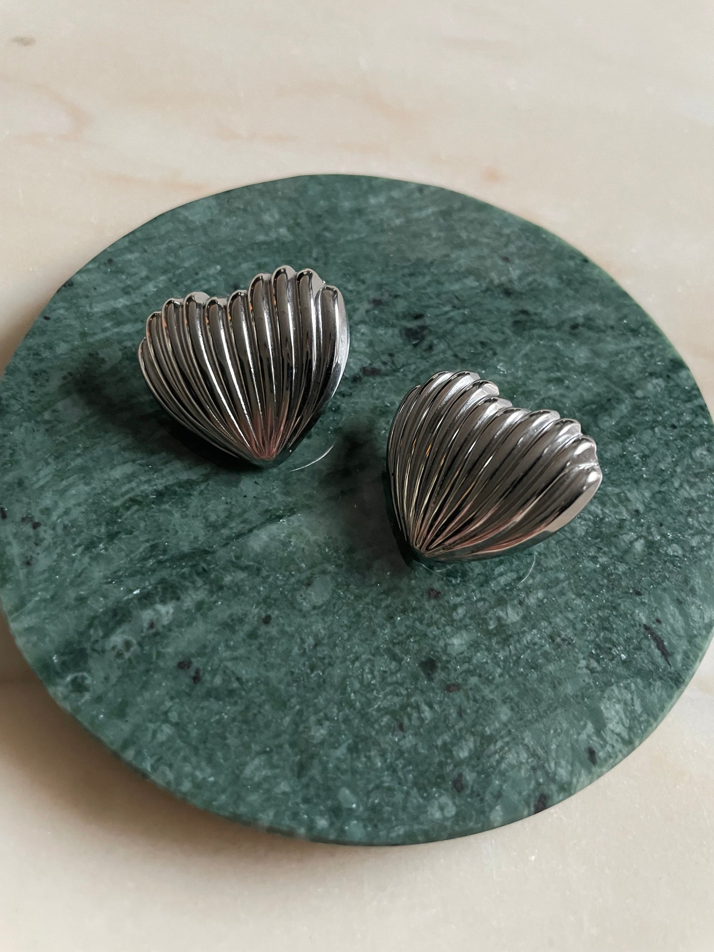 Bold Heart earring silver