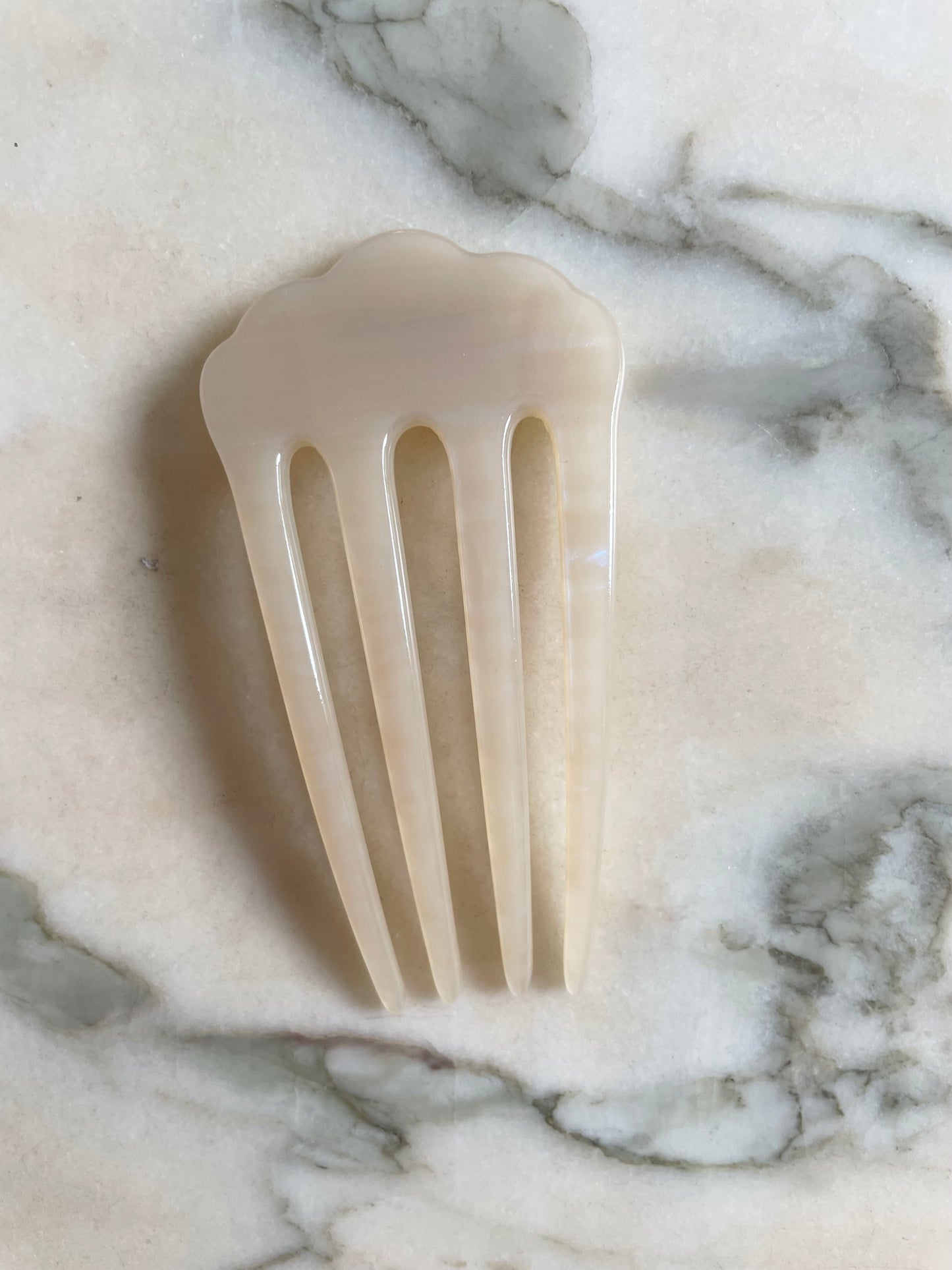 Emelie hair comb Pearly