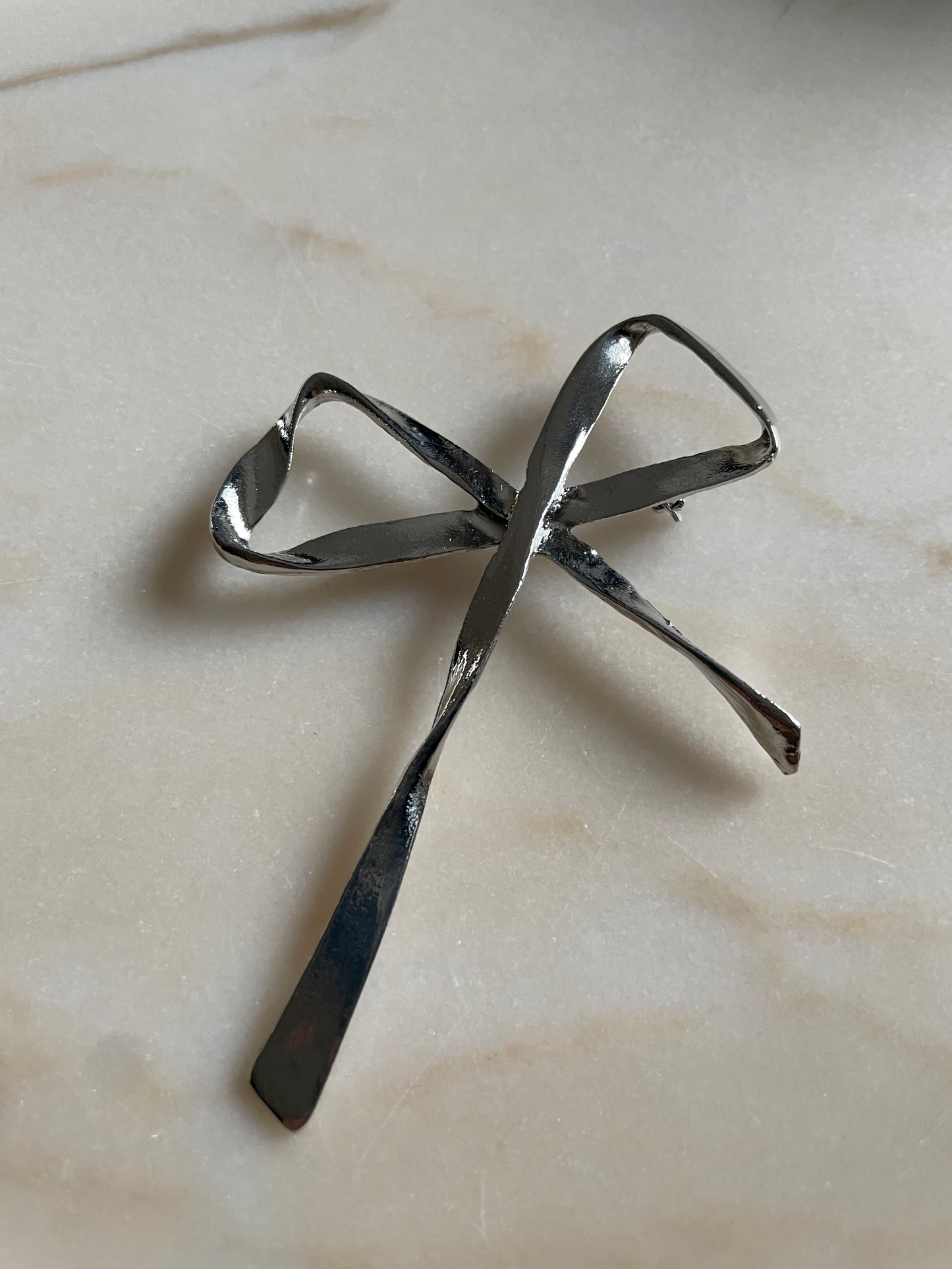 Ribbon Bow Brooch silver