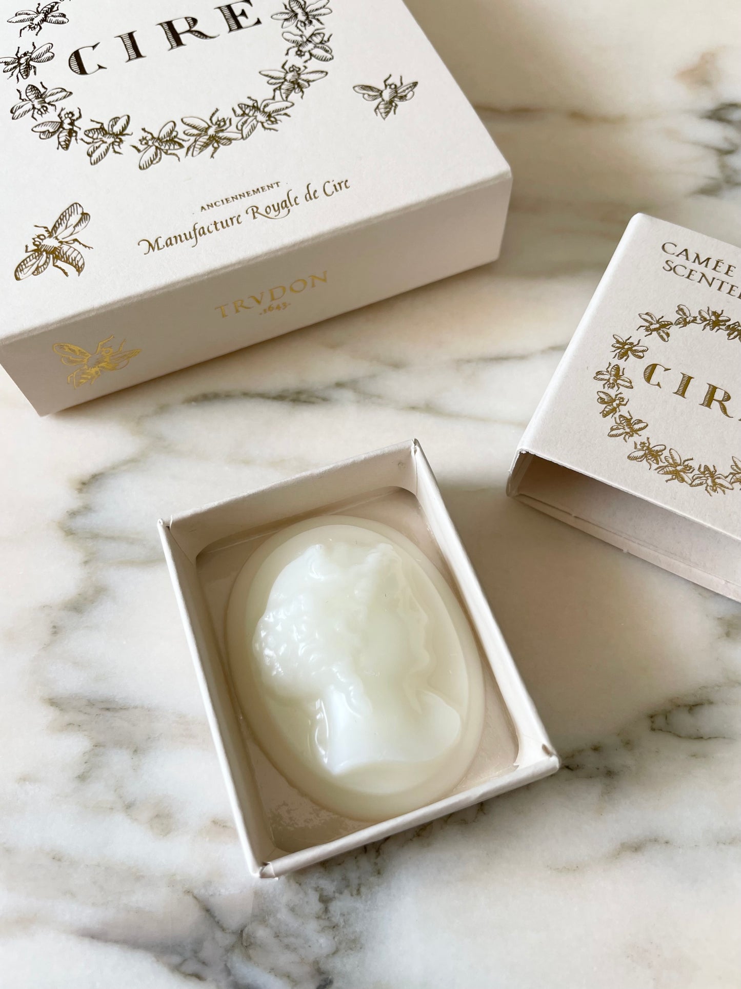 Trudon cameo Cire