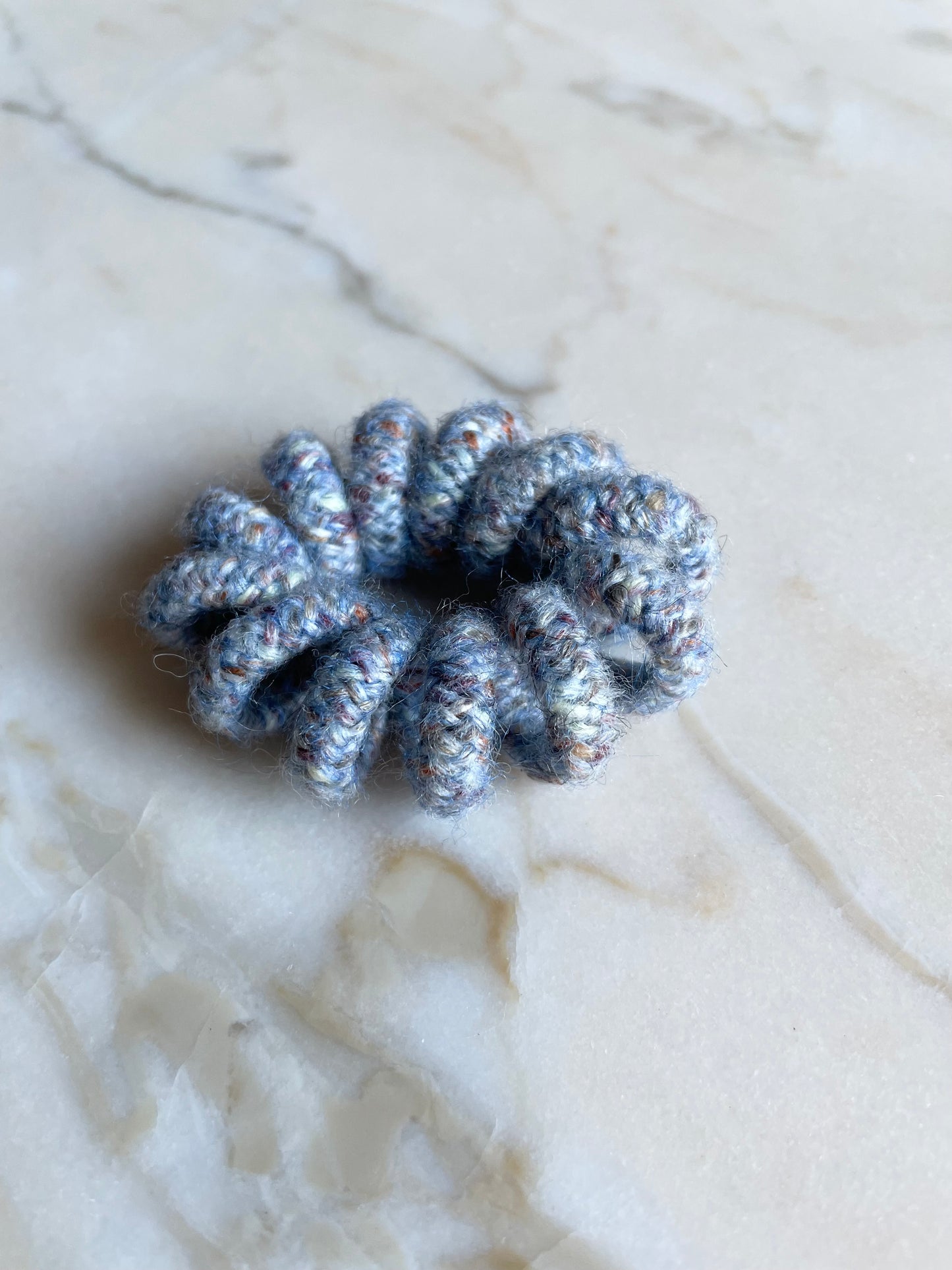 Wire hairtie light blue