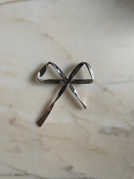 Ribbon Bow Brooch silver
