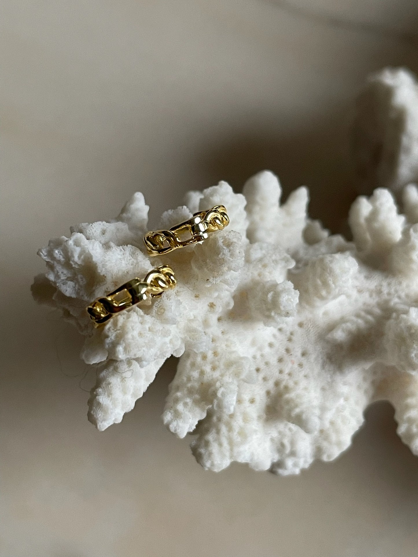Aeris Chain Hoop Gold