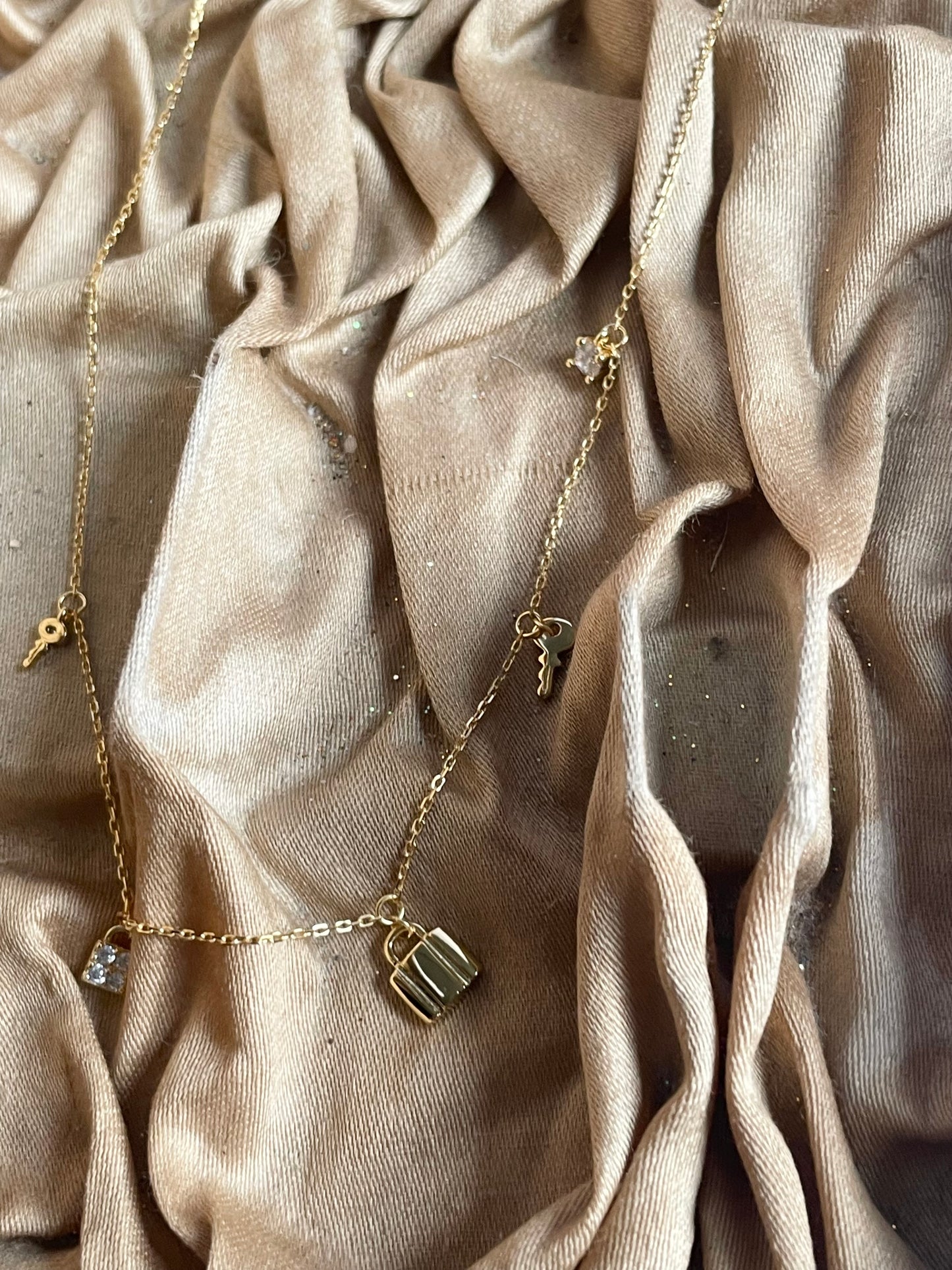 Treasure Necklace Gold