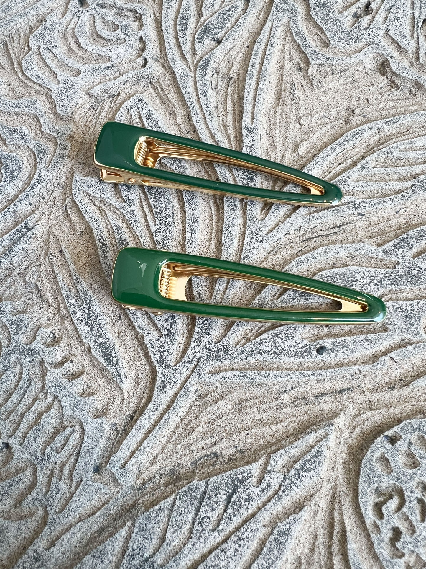 Alice hair clip green