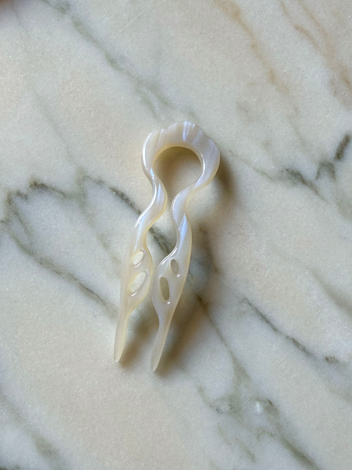 Amelie french hair pin Pearly