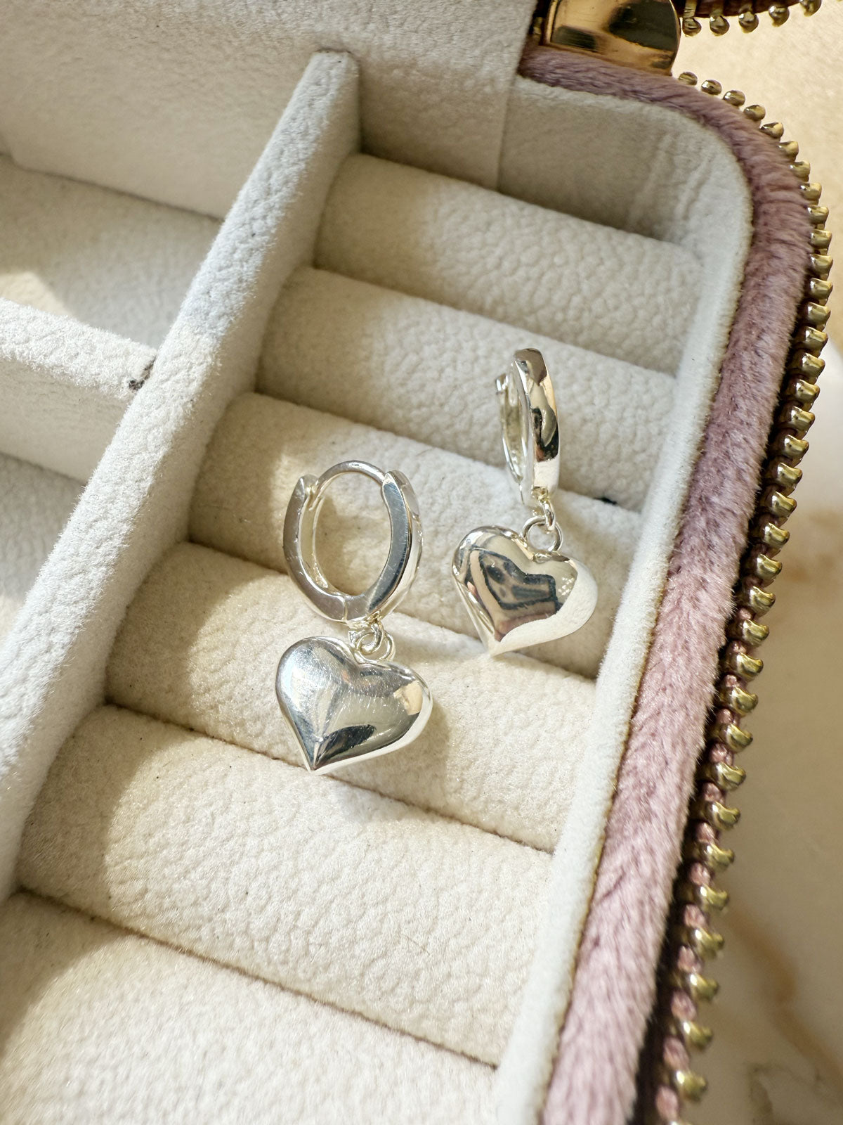 Amora Hoops