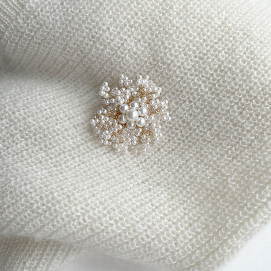 Snowbloom Brooch