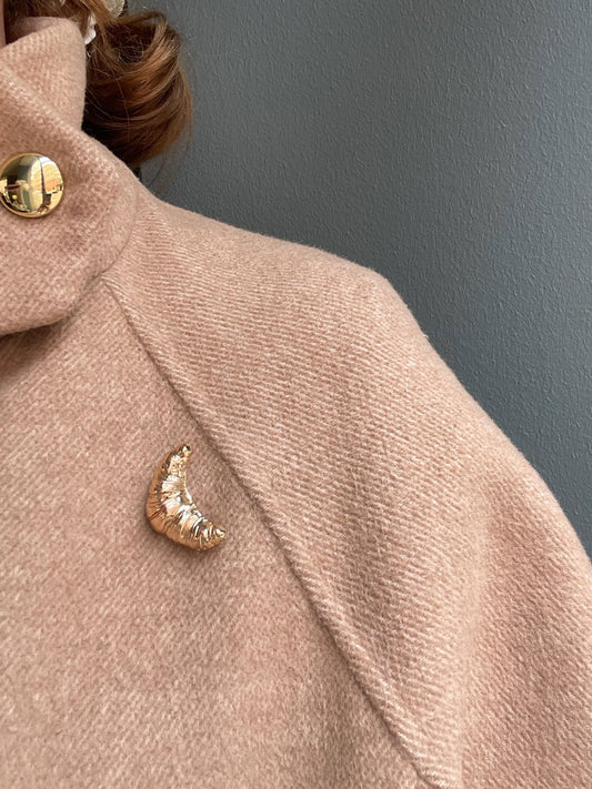 Croissant brooch gold