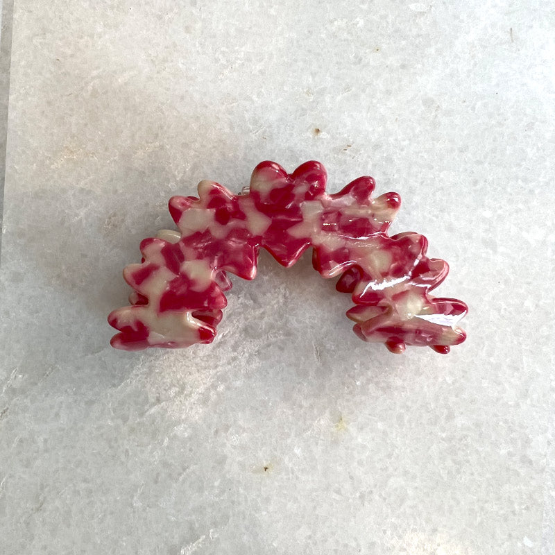 Della hair claw red