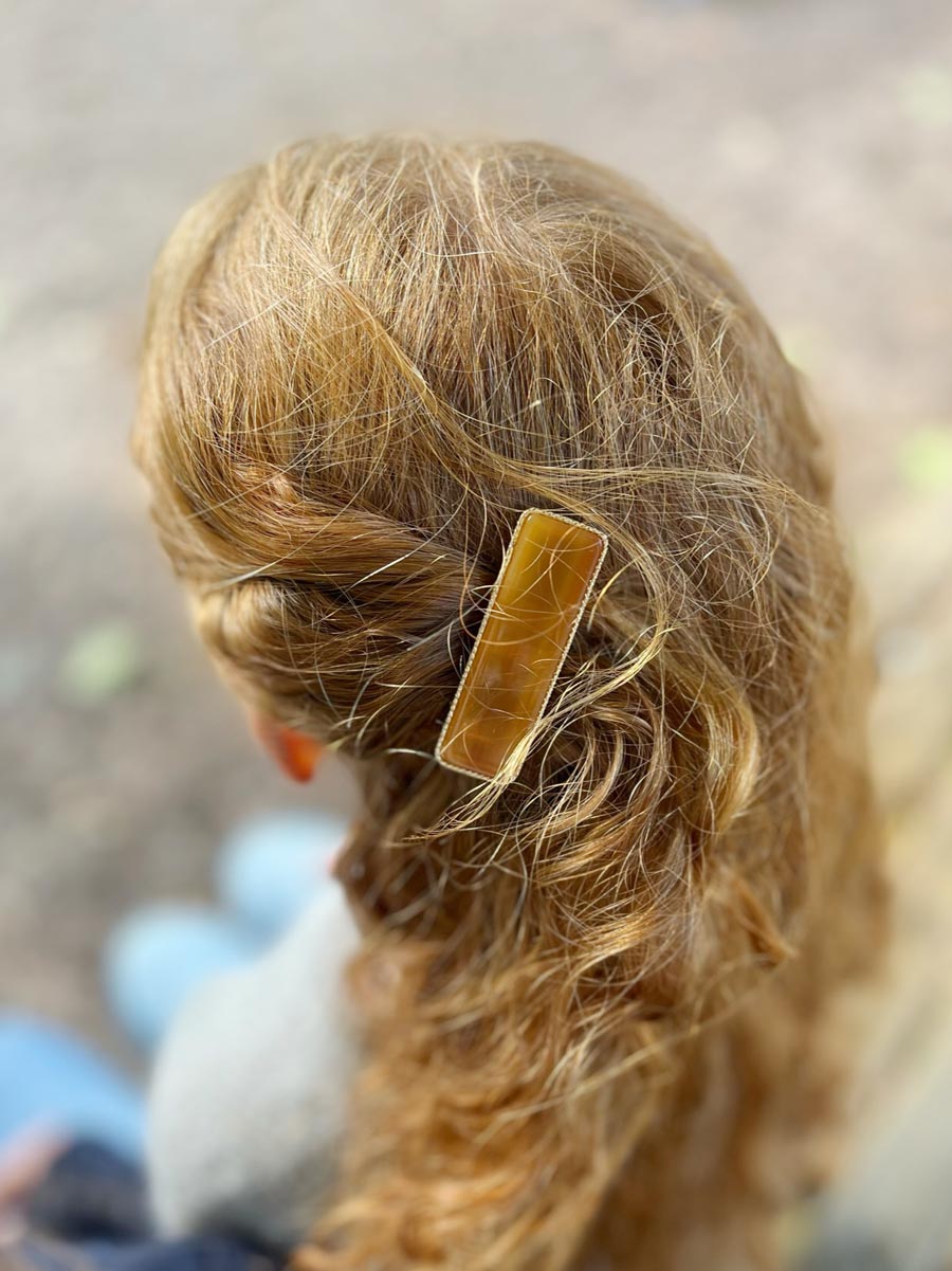 Donna hair clip amber