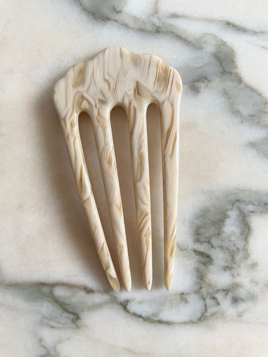 Emelie hair comb Cream