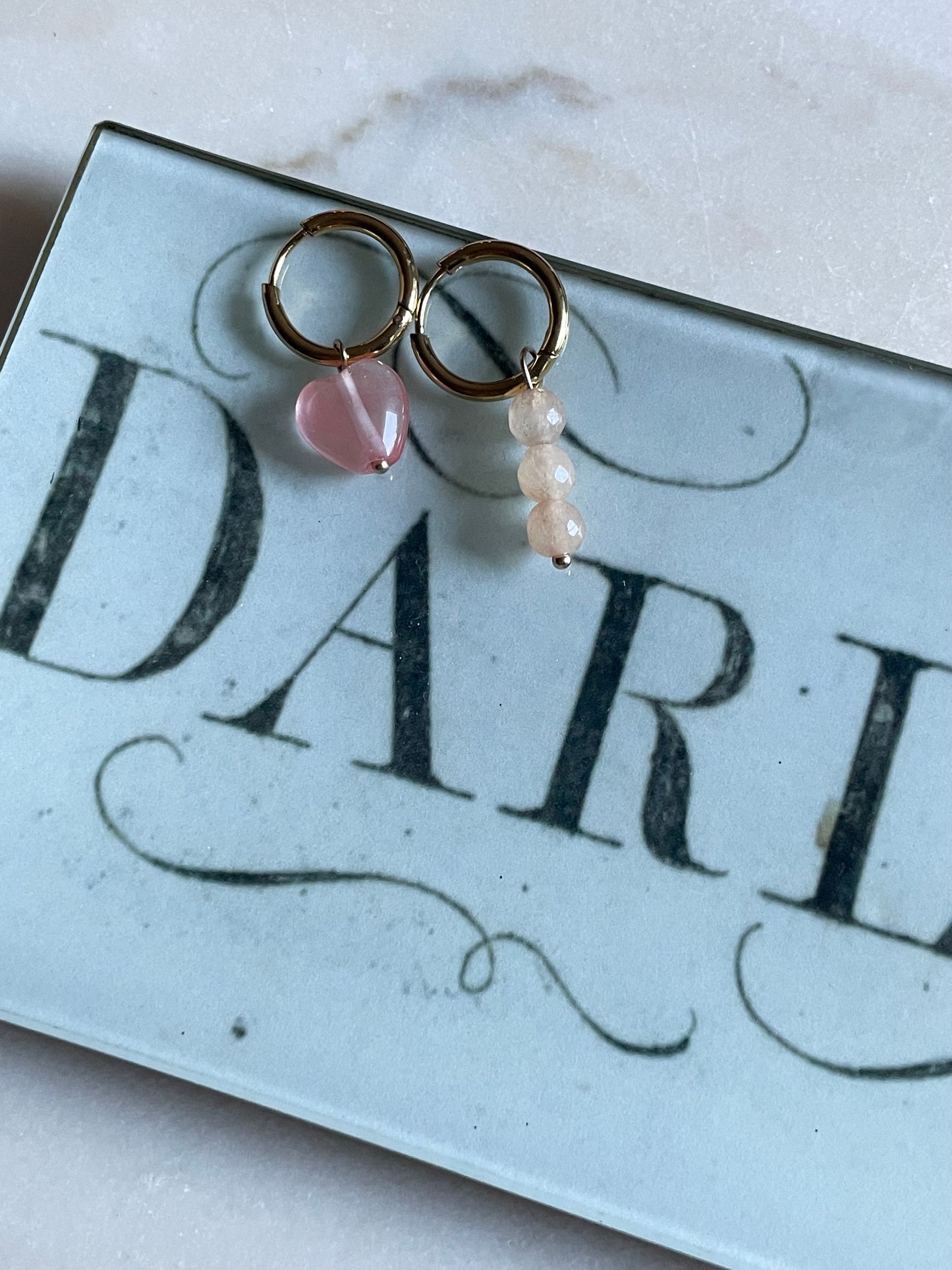 Mismatch earring rose