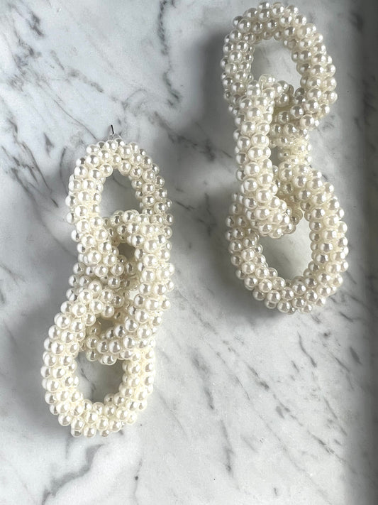 Pearl chain earring