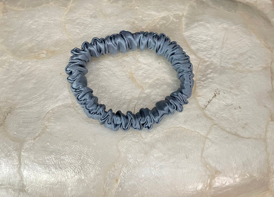Aurora silk scrunchie Sky Blue