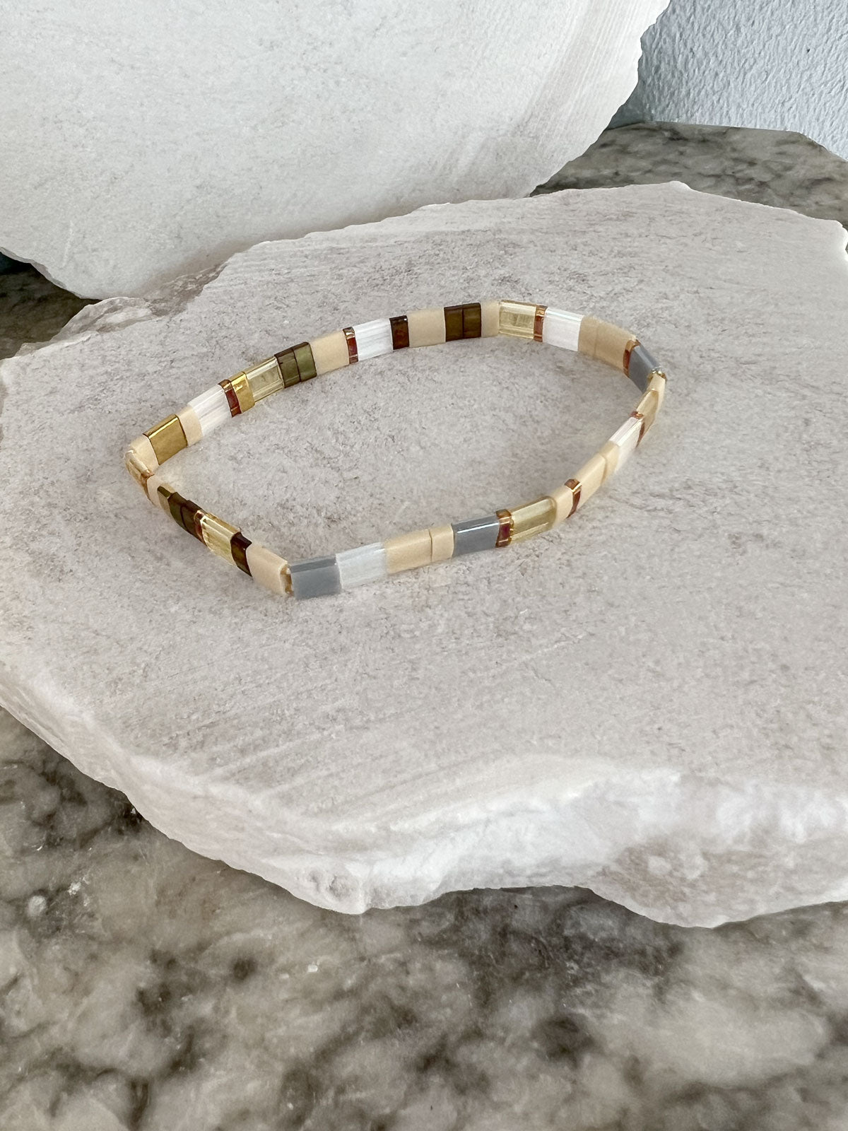 Glass tile bracelet beige