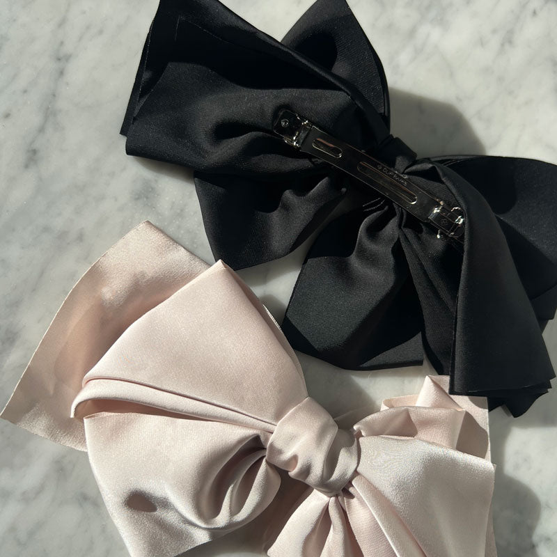 Grace sateen bow clip black