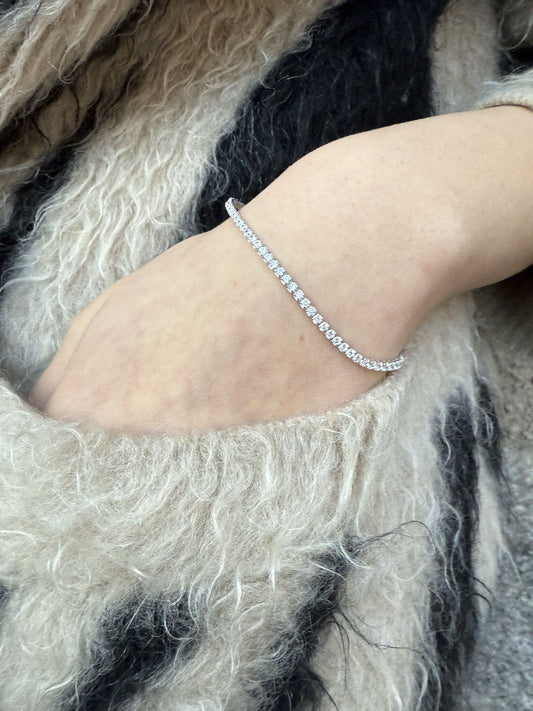 Tennis bracelet
