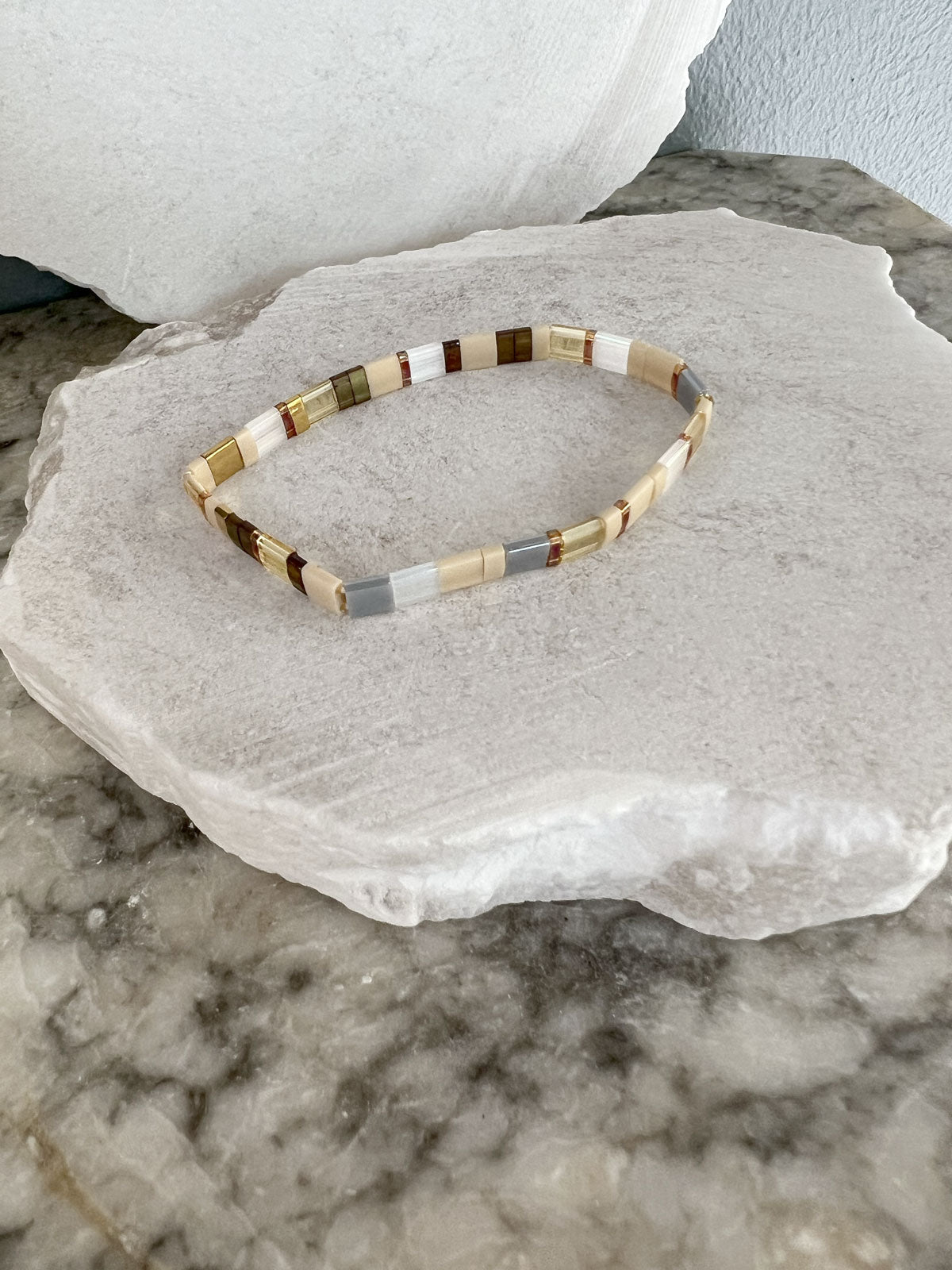 Glass tile bracelet beige