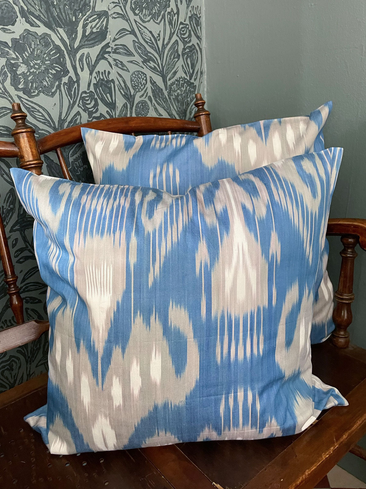 Ikat cushion cover gray & blue 50 x 50 cm