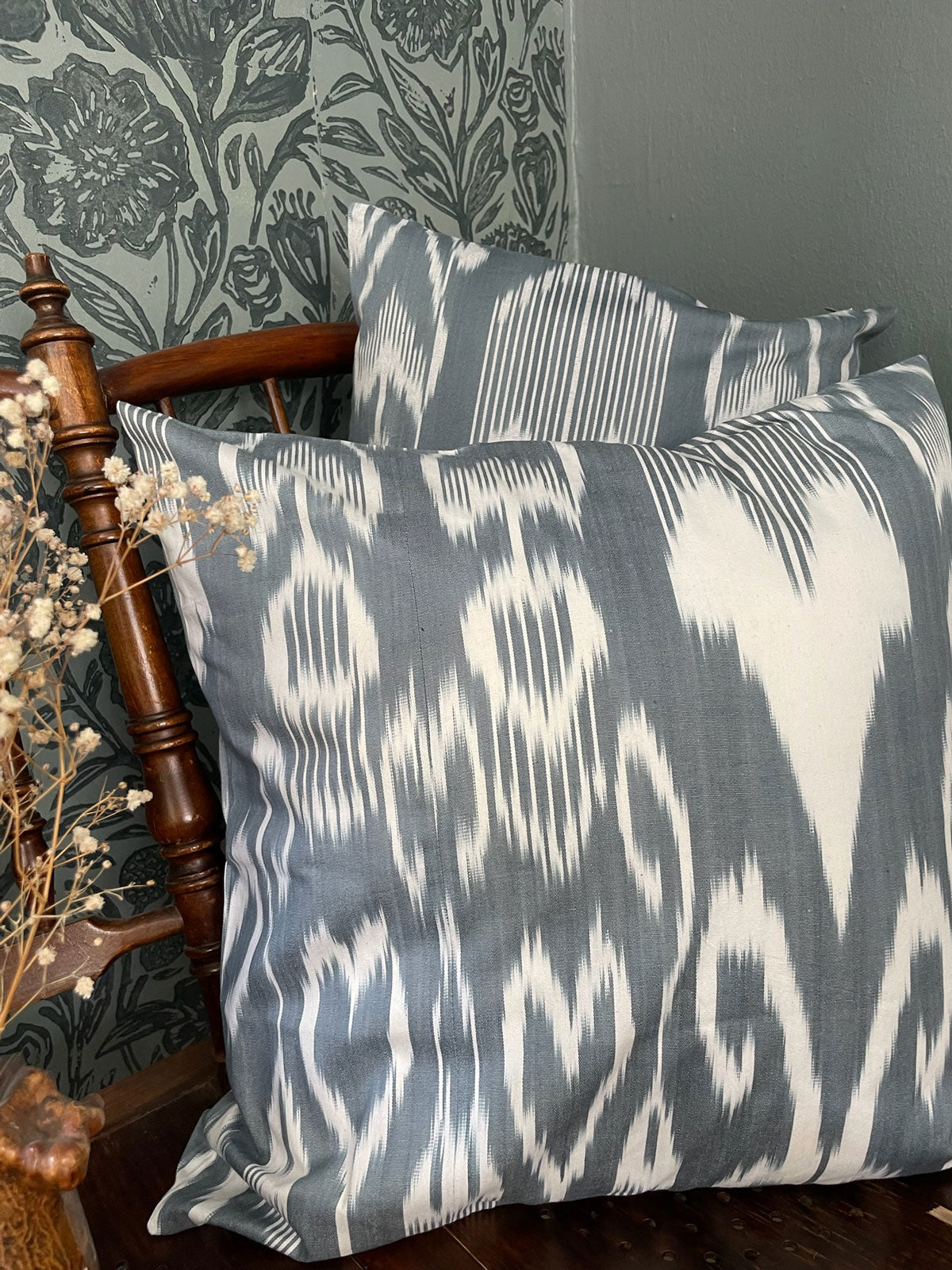 Ikat cushion cover gray & white 50 x 50 cm