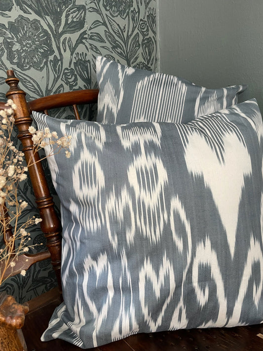 Ikat cushion cover gray & white 50 x 50 cm