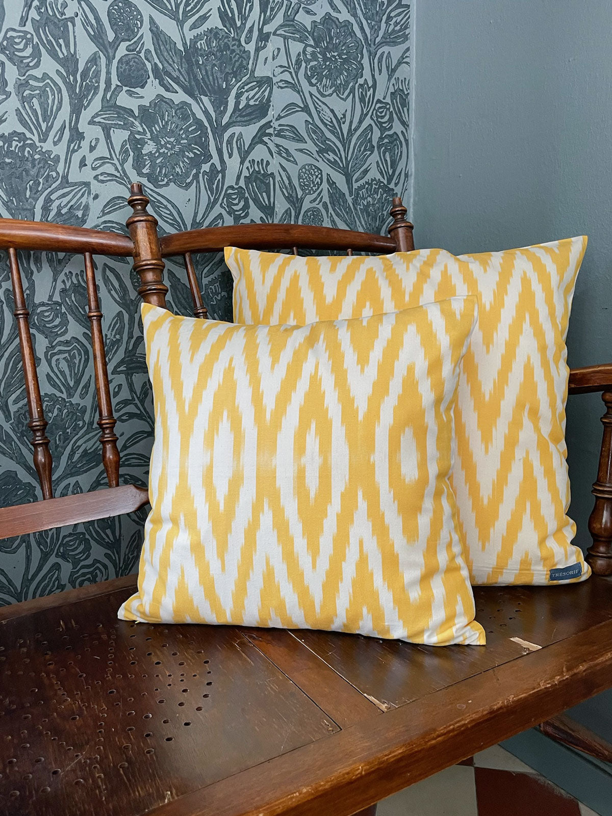Ikat cushion cover sunny yellow 40 x 40 cm