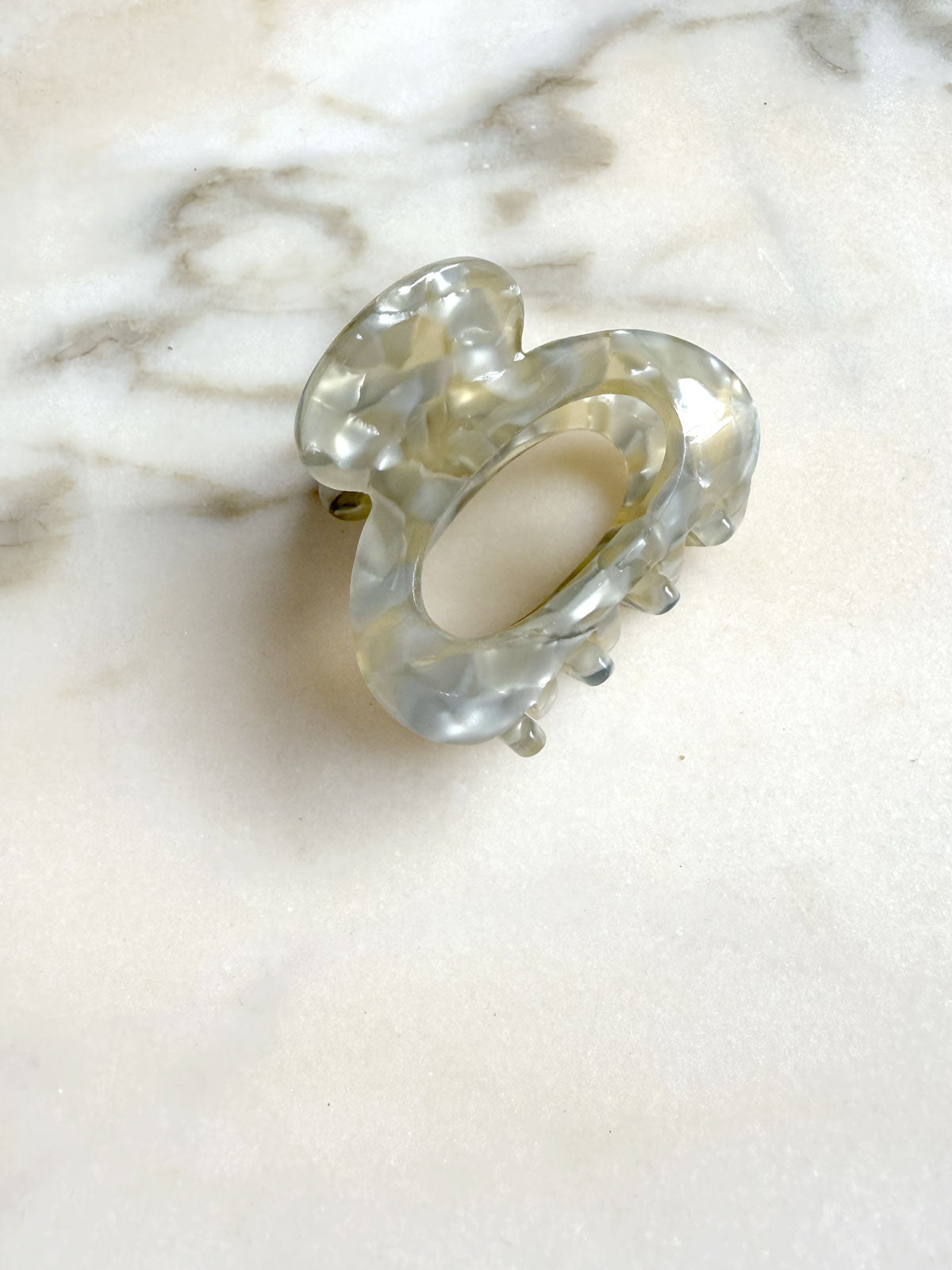 Lola hair claw Aqua