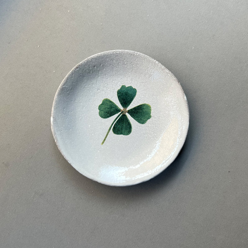 Lucky clover plate