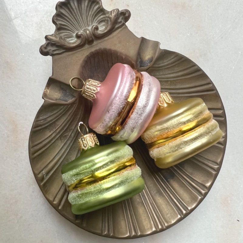 Macaron ornament, yellow